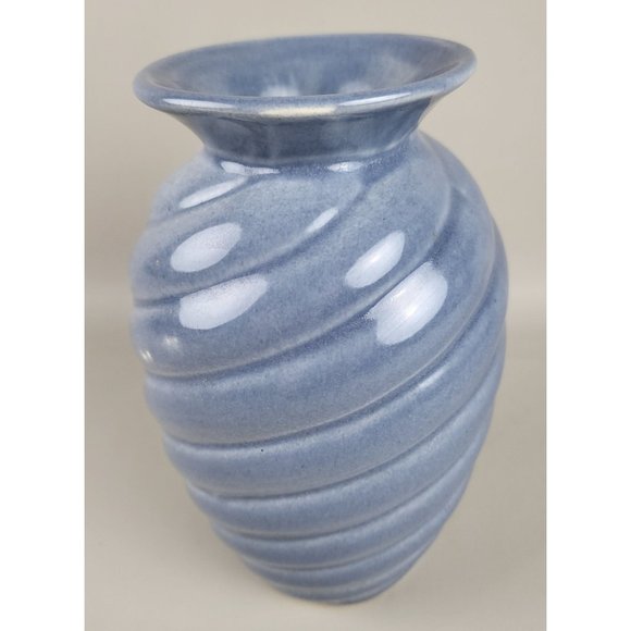 Vintage 1940's Red Wing Pottery 952 Powder Blue Glazed Beehive Swirl Vase - Picture 6 of 8